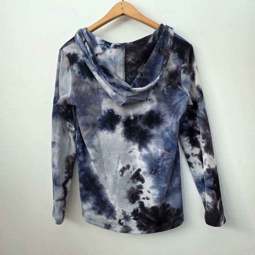 Women's Gray/Black/White Tie Dye V Neck Hoodie - Small - Picture 3 of 4